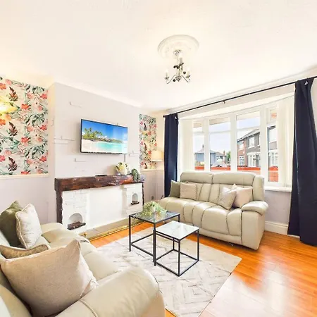 New Spacious By Signature - Free Parking Middlesbrough