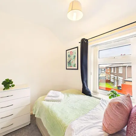 Apartment New Spacious By Signature - Free Parking Middlesbrough