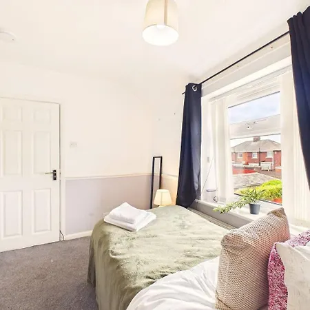 New Spacious By Signature - Free Parking Middlesbrough