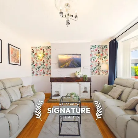 度假居 Matford House | Spacious | Sleeps 6 | Parking 米德尔斯伯勒
